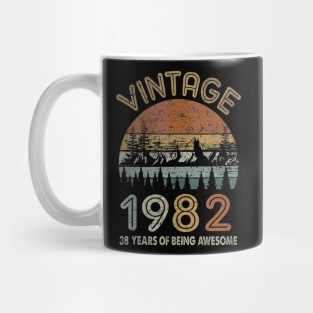 38 Years Old Retro Vintage 1982 38th Birthday Gifts Mug